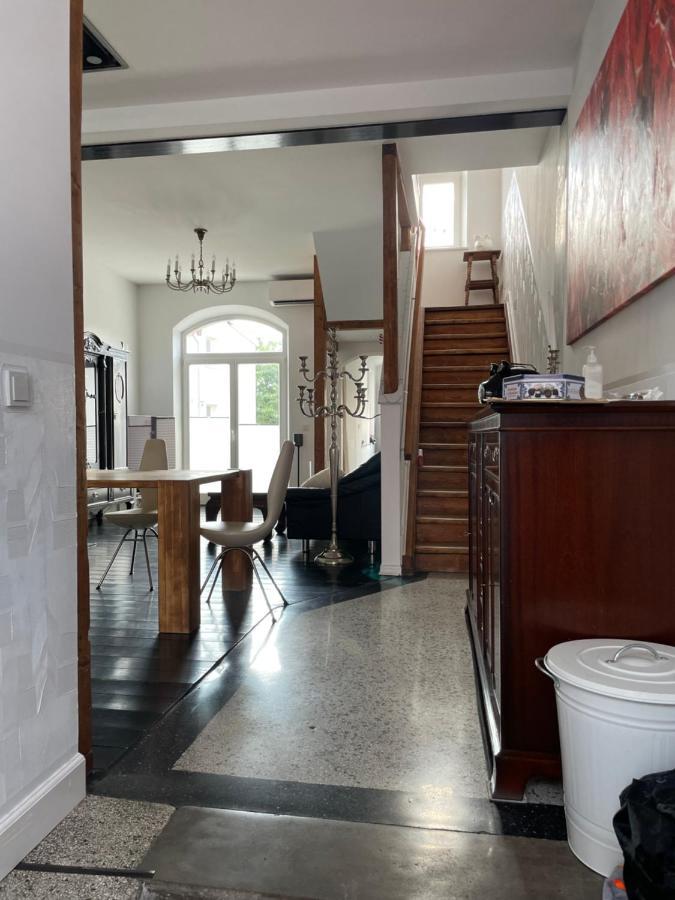 Apartamento Denkmalgeschuetztes Schmuckstueck Düsseldorf Exterior foto